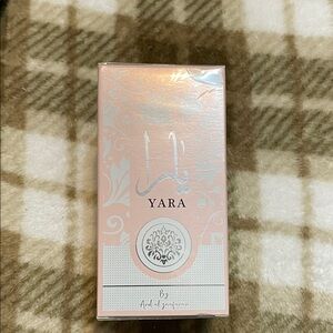 Yara by Ard Al Zaafaran Perfume - Pink perfume smells amazing and plastic new